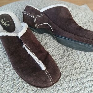 WHITE MOUNTAIN  Heel Ladies WOMENS Clogs Loafers Sz 6.5 browm leather Shoes